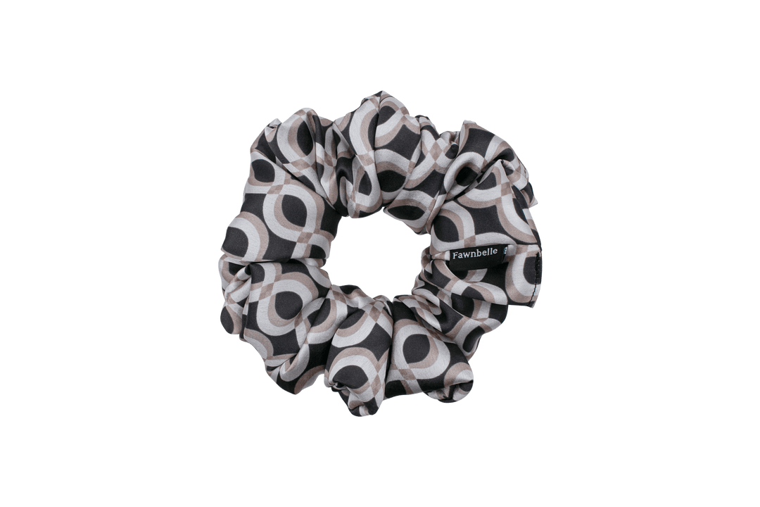 Patterned scrunchie white and black satin